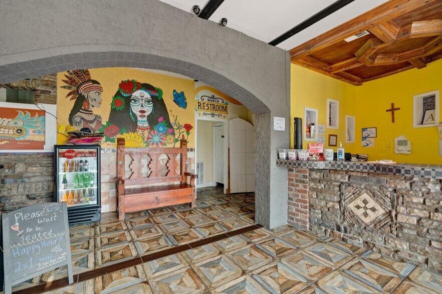 More Photos Of 929 US-98, Columbia Restaurant For Sale