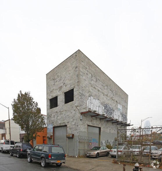 More Photos Of 51-02 35th St, Long Island City Warehouse For Lease