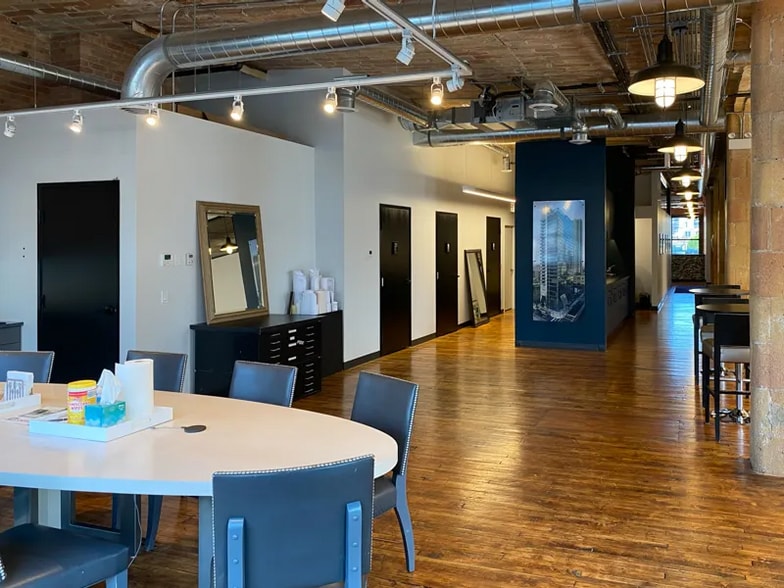 More Photos Of 215 W Ontario St, Chicago Office For Lease