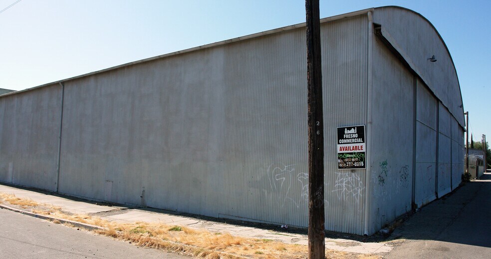 More Photos Of 2010 E Tyler Ave, Fresno Warehouse For Sale