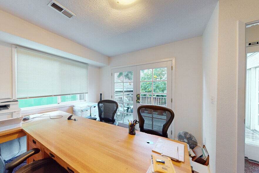 More Photos Of 54 Railroad Ave, Richmond Office Residential For Sale