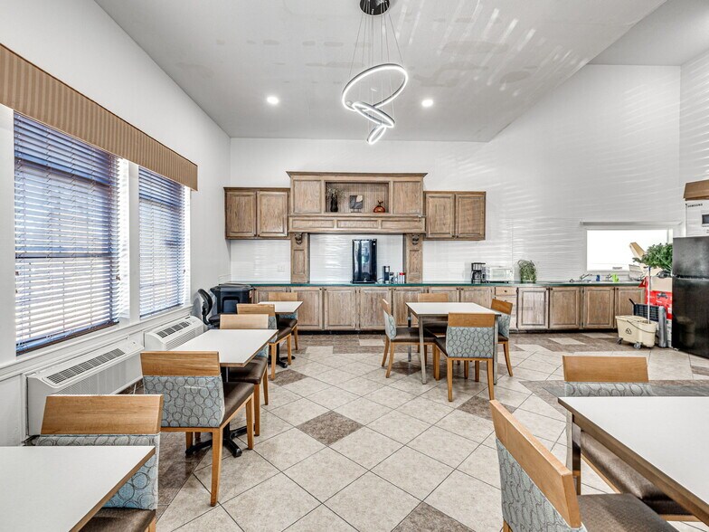 More Photos Of 3211 S 79th East Ave, Tulsa Apartments For Sale