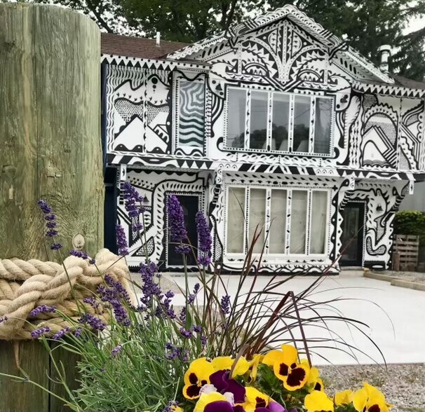 More Photos Of 215 N Mill St, Northport Restaurant For Sale