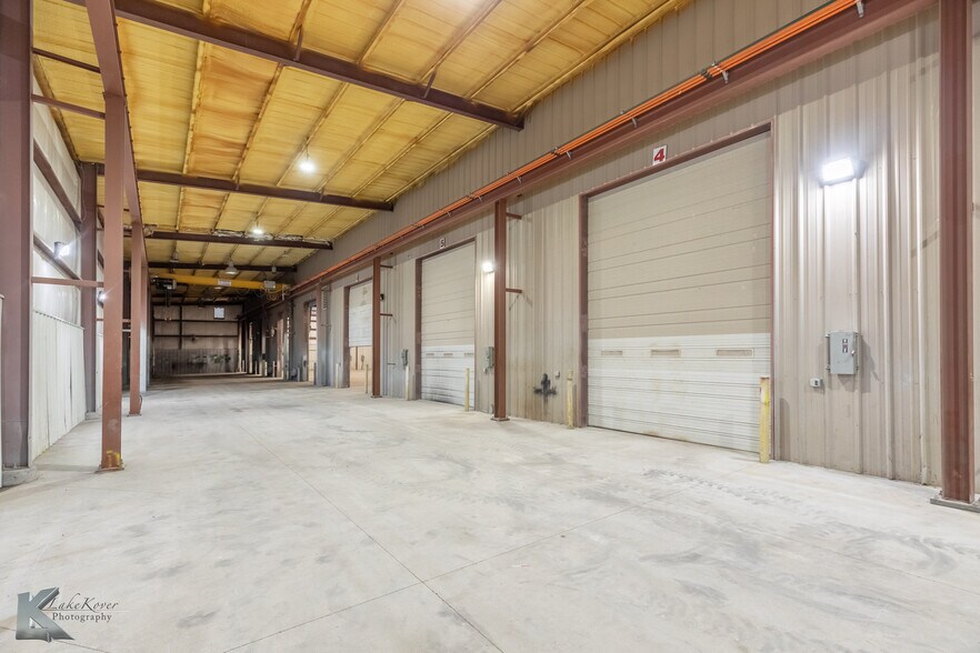 More Photos Of 10027 S Frontage Rd, Clyde Manufacturing For Sale