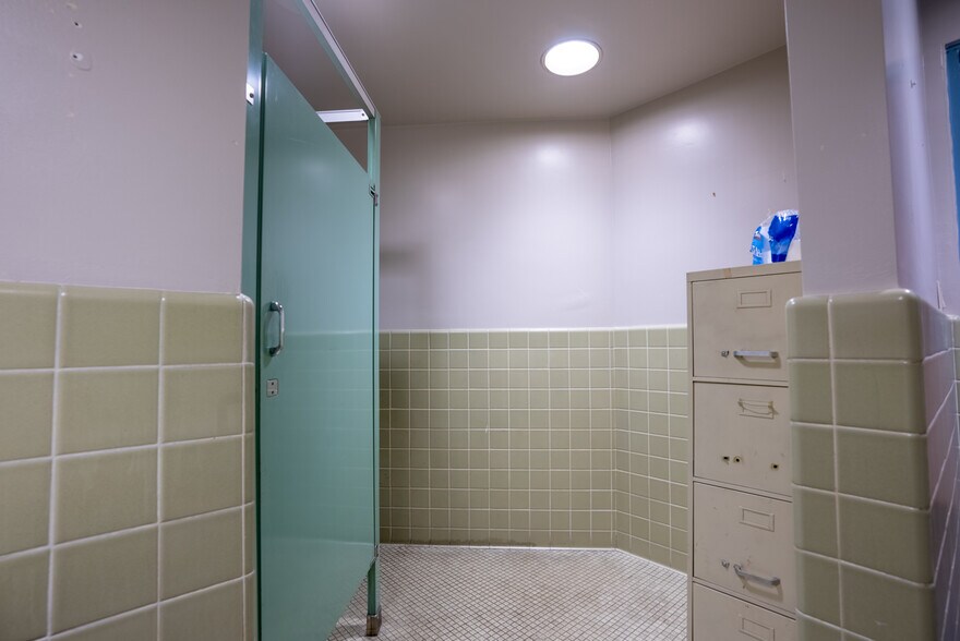 More Photos Of 4946 Florence Ave, Bell Medical For Lease