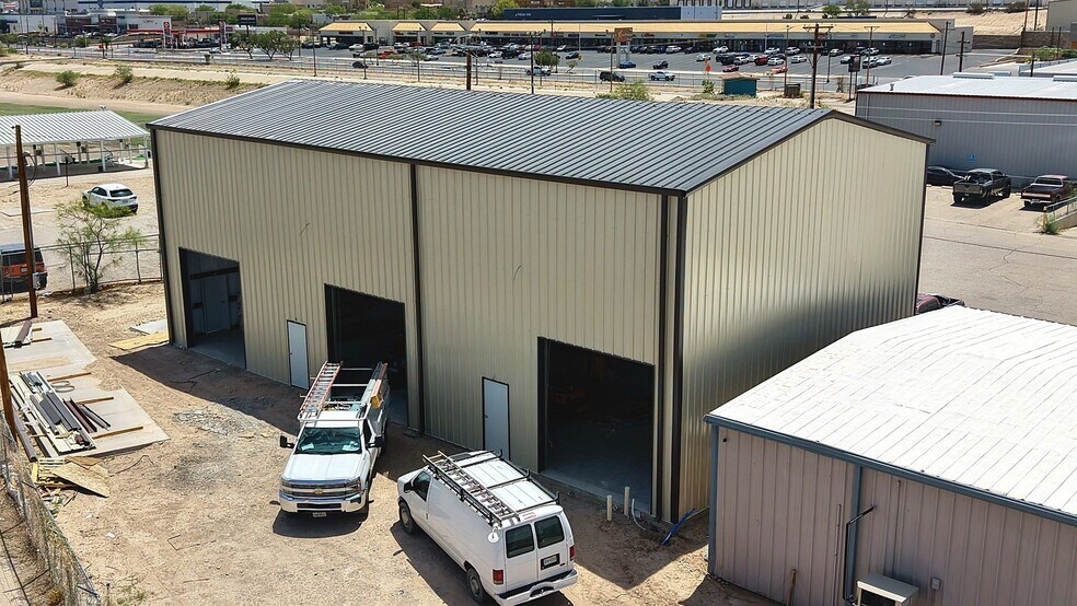 More Photos Of 11237 Rojas Dr, El Paso Freestanding For Lease