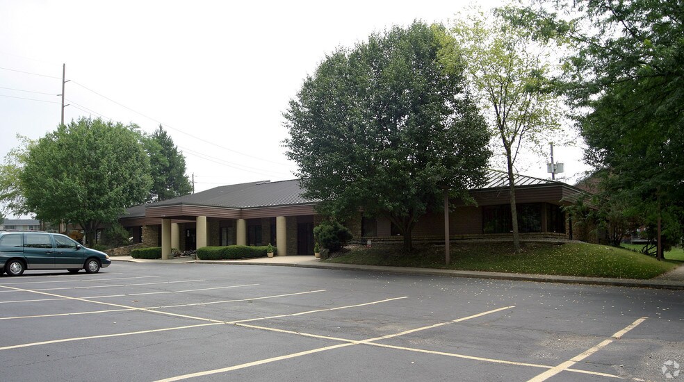 More Photos Of 7748 Madison Ave, Indianapolis Medical For Lease