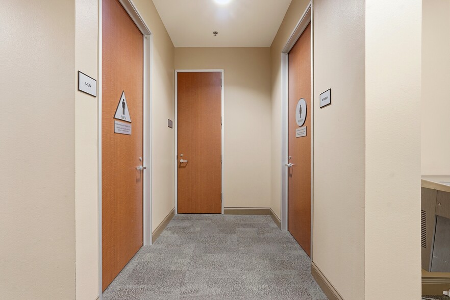 More Photos Of 1000 Newbury Rd, Thousand Oaks Medical For Sale