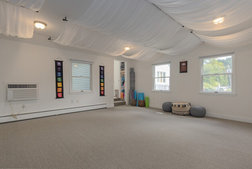 More Photos Of 189 S Pearl St, Pearl River Medical For Sale