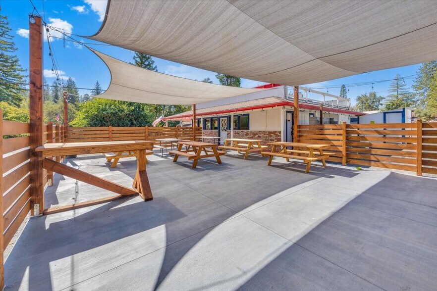 More Photos Of 22652 Parrotts Ferry Rd, Columbia Restaurant For Sale