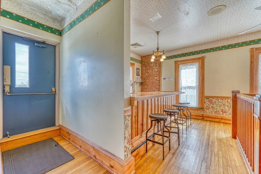 More Photos Of 512 Royal Gorge Blvd, Canon City Restaurant For Sale