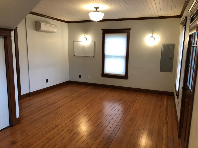 More Photos Of 216 14th St, Oregon City Office For Lease