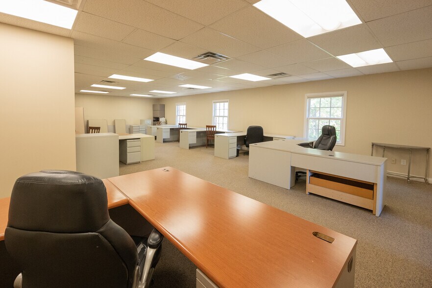 More Photos Of 7775 Cooper Rd, Montgomery Office For Lease