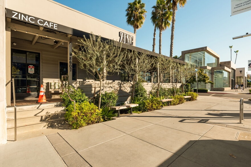 More Photos Of 8607 Melrose Ave, West Hollywood Restaurant For Lease