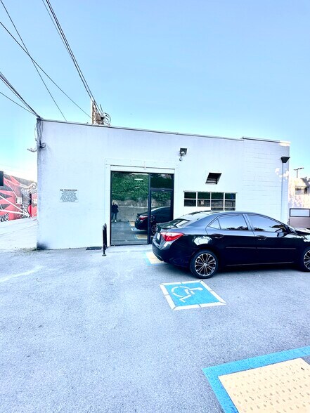 More Photos Of 1514 Newport Blvd, Costa Mesa Freestanding For Lease
