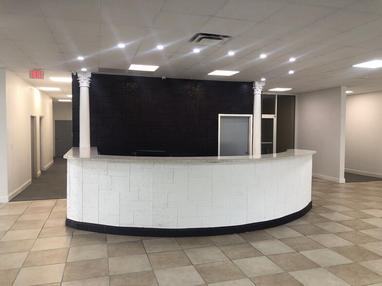 More Photos Of 2050 E Irlo Bronson Memorial Hwy, Kissimmee Hotel For Sale