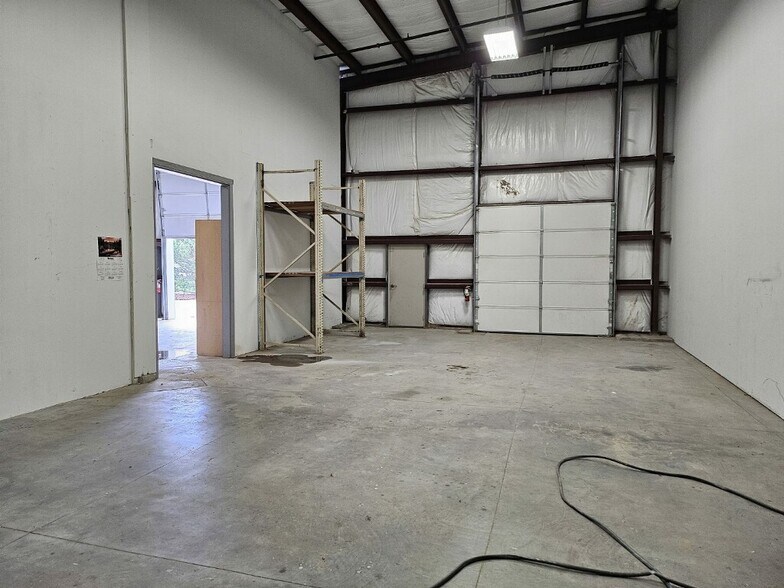 More Photos Of 7927-7939 Red Granite Loop, Colorado Springs Warehouse For Lease