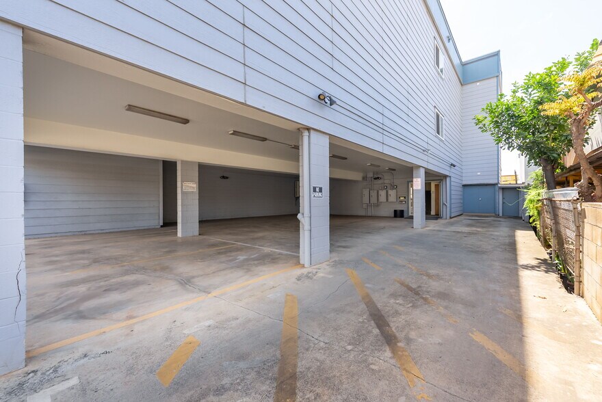 More Photos Of 1917 Colburn St, Honolulu Office For Sale