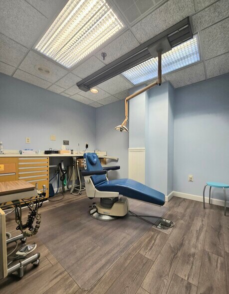 More Photos Of 224 Taylors Mill Rd, Manalapan Township Medical For Sale