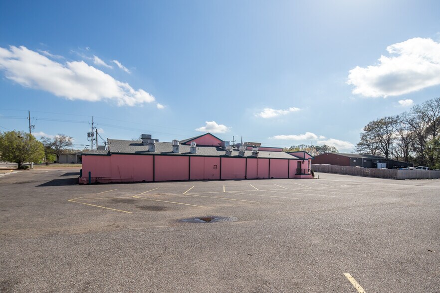 More Photos Of 1226 Main St, Southaven Restaurant For Sale