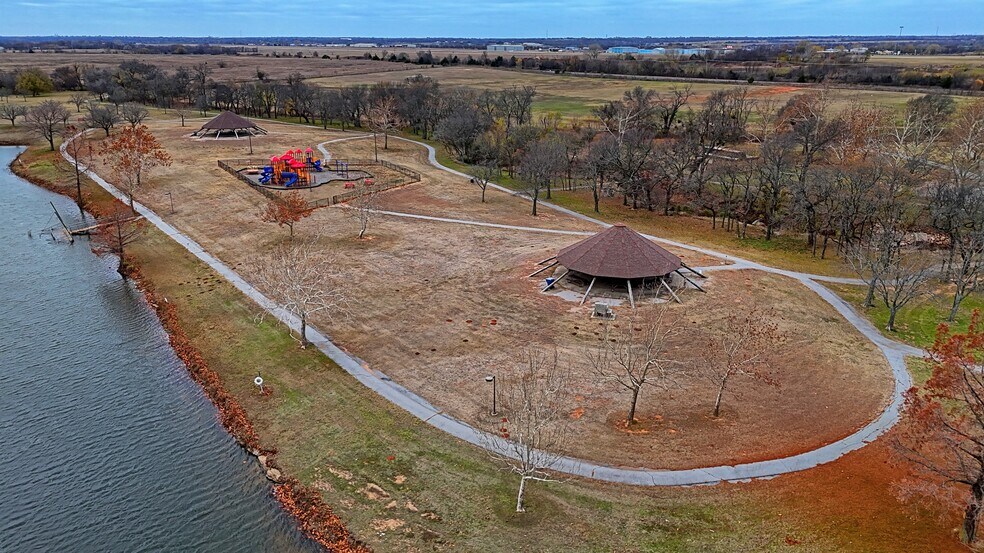 More Photos Of 400 W Martin Luther King Blvd, Duncan Sports And Entertainment For Sale