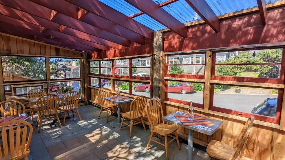 More Photos Of 711 NW 2nd Ct, Newport General Retail For Sale