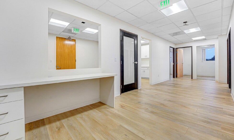 More Photos Of 11600 Wilshire Blvd, Los Angeles Medical For Lease