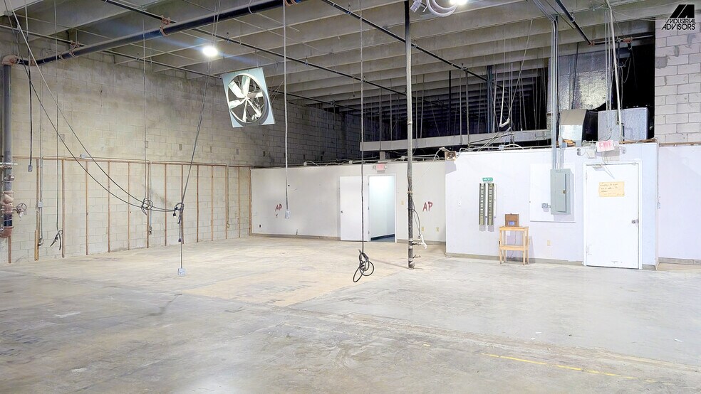 More Photos Of 16350 NW 48th Ave, Miami Warehouse For Lease