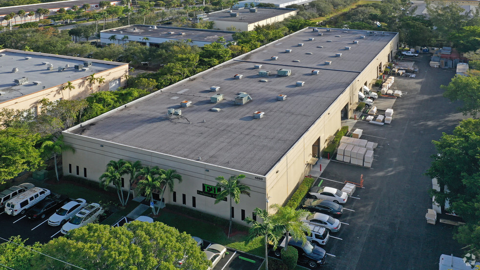 Primary Photo Of 4880 N Hiatus Rd, Sunrise Warehouse For Lease