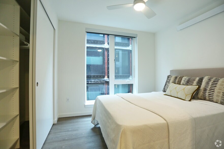 More Photos Of 910 John St, Seattle Apartments For Lease