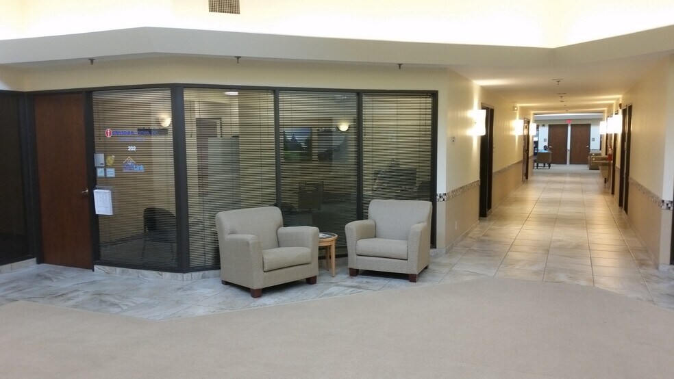 More Photos Of 1999 Wabash Ave, Springfield Office For Sale