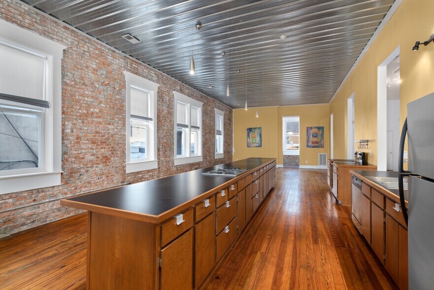 More Photos Of 107-109 W Pleasant Ave, Covington Loft Creative Space For Sale