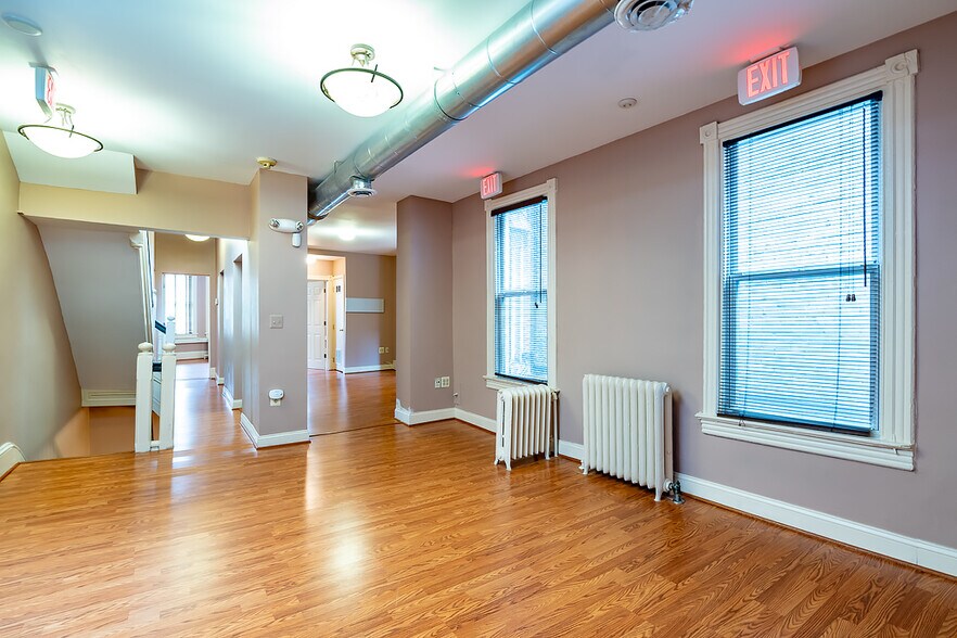 More Photos Of 1715 N St NW, Washington Office For Lease