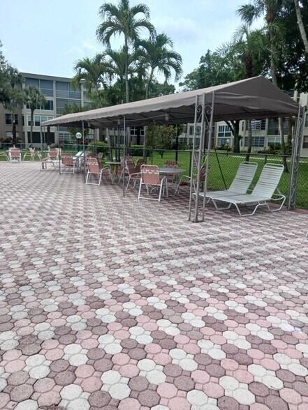 More Photos Of 3051 NW 48th Ave, Lauderdale Lakes Apartments For Sale