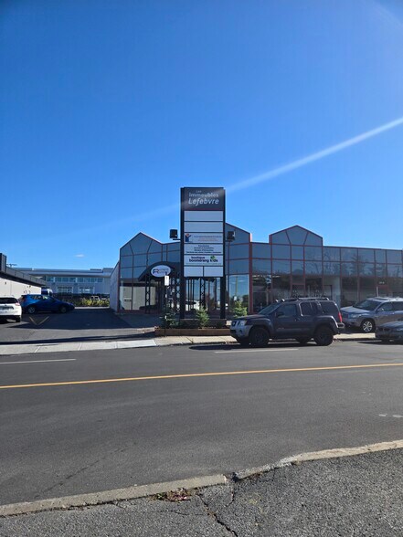 Primary Photo Of 309-321 Rue Lawrence, Greenfield Park General Retail For Lease