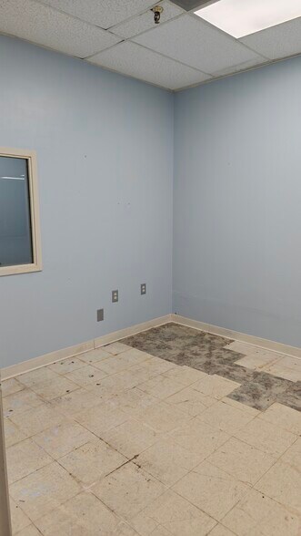 More Photos Of 2123 Southmore Ave, Pasadena Storefront Retail Office For Lease