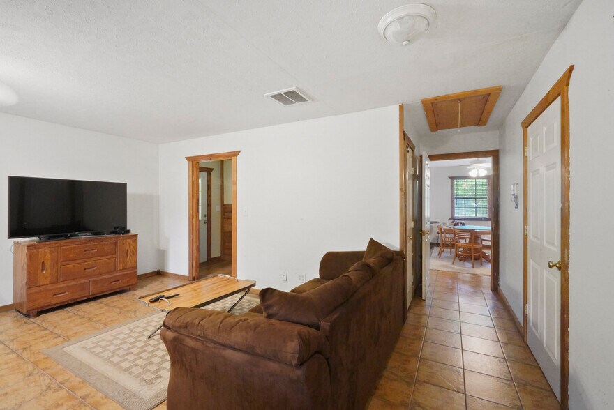 More Photos Of 25566 Bradbury Dr, Hockley Winery Vineyard For Sale