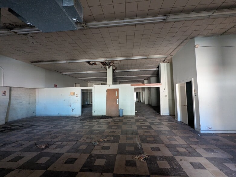 More Photos Of 715 Orleans St, Beaumont Office For Sale