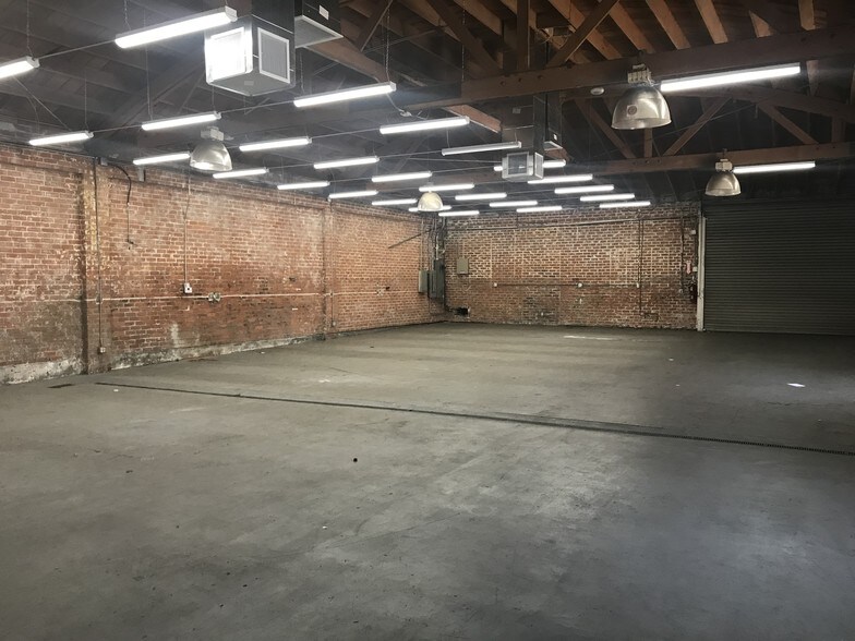 More Photos Of 1335 S La Brea Ave, Los Angeles Storefront Retail Office For Lease