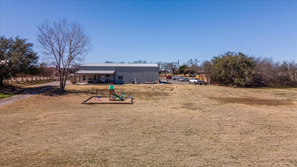 More Photos Of 1817 S Morgan St, Granbury Auto Dealership For Sale