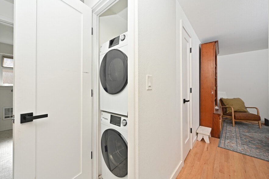 More Photos Of 533 4th Ave S, Edmonds Apartments For Sale