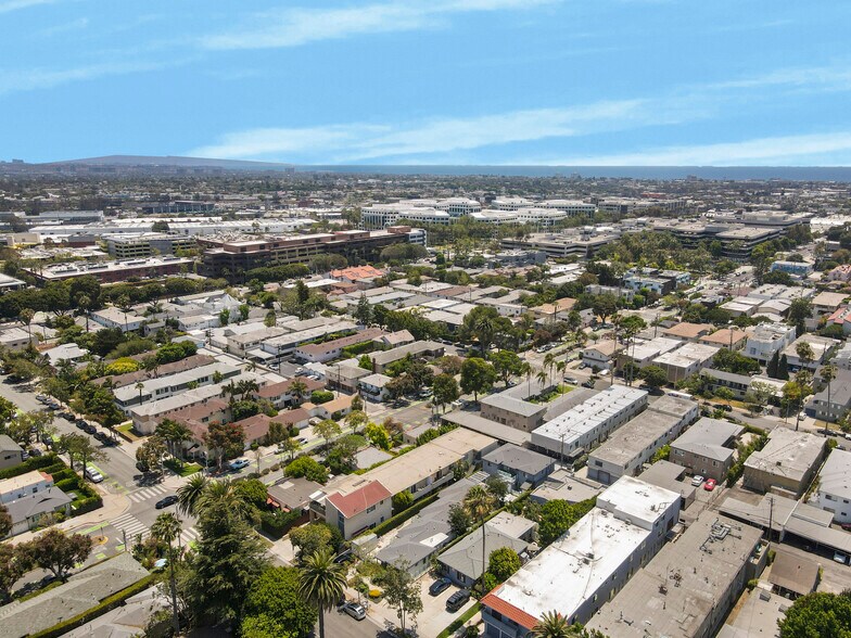 More Photos Of 1446-1448 Yale St, Santa Monica Apartments For Sale