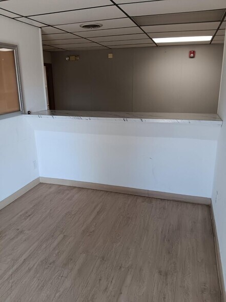 More Photos Of 143 Midler Park Dr, Syracuse Medical For Sale