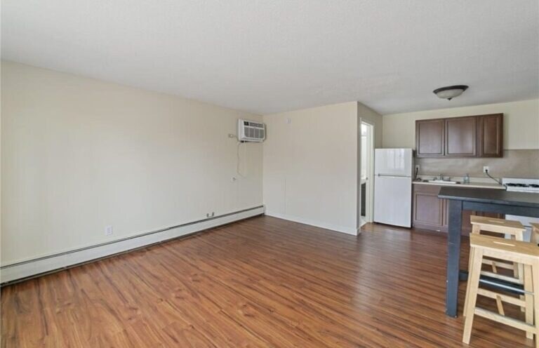 More Photos Of 1115 14th Ave SE, Minneapolis Apartments For Sale