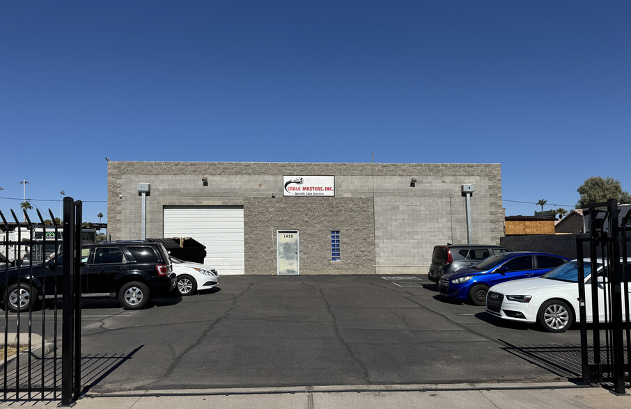 Primary Photo Of 1428 E Hammond Ln, Phoenix Warehouse For Sale