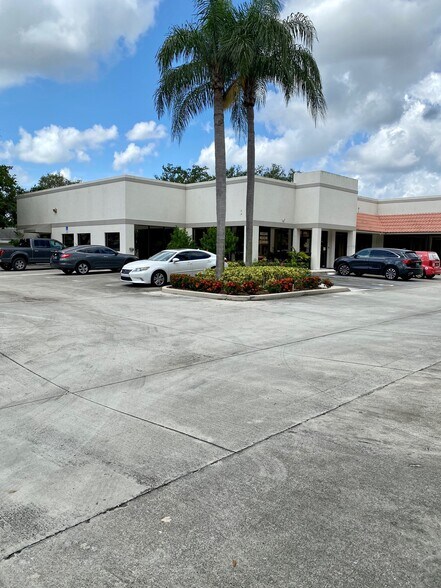 Primary Photo Of 2540 Metrocentre Blvd, West Palm Beach Medical For Lease