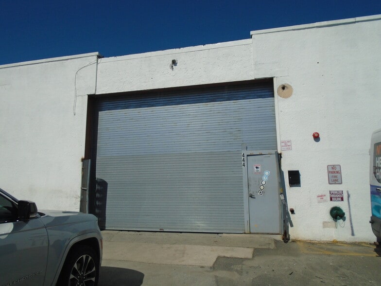 More Photos Of 444 Bayview Ave, Inwood Warehouse For Sale