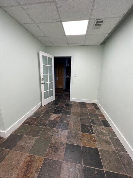 More Photos Of 4311 Belmont Ave, Dallas Storefront Retail Residential For Lease