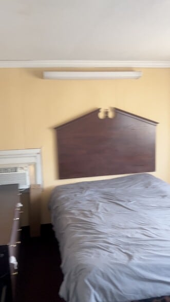 More Photos Of 1408 E Wise St, Bowie Hotel For Sale