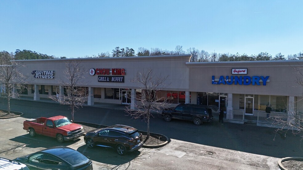 More Photos Of 2128-2150 Jackson Ave W, Oxford Unknown For Lease